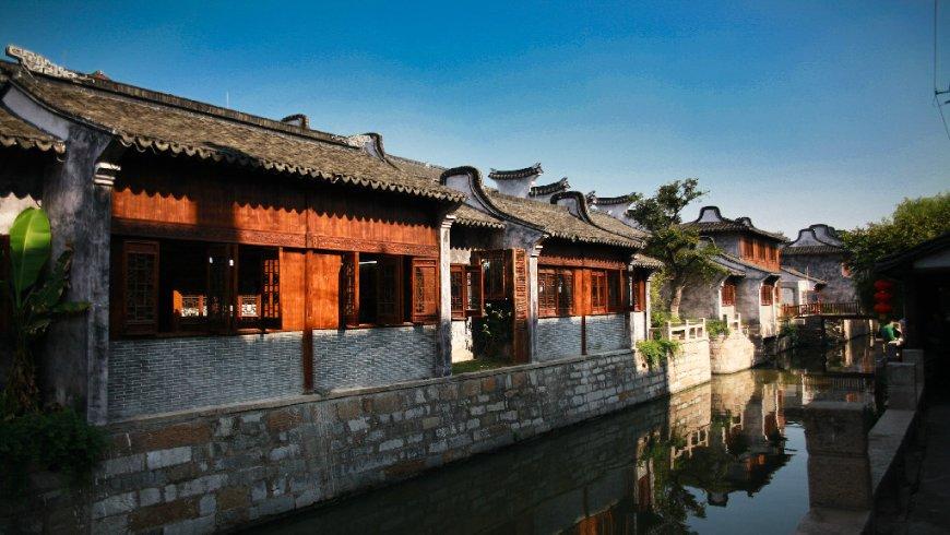 工作地社保要满10年了是否再工作一年再换其它城市的工作？